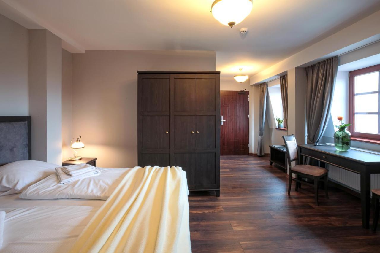 Zeppelin Apartments Simple Acomodation Jelenia Góra Exterior foto