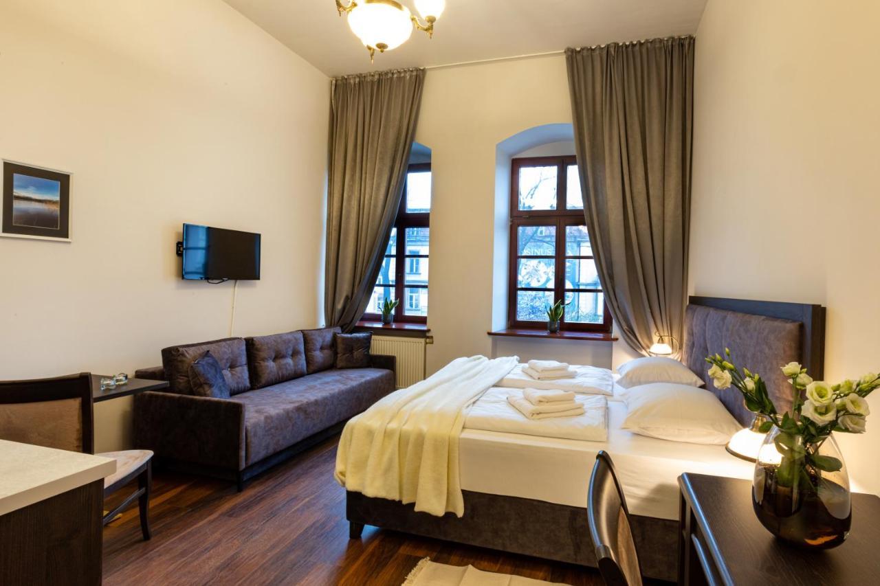 Zeppelin Apartments Simple Acomodation Jelenia Góra Exterior foto