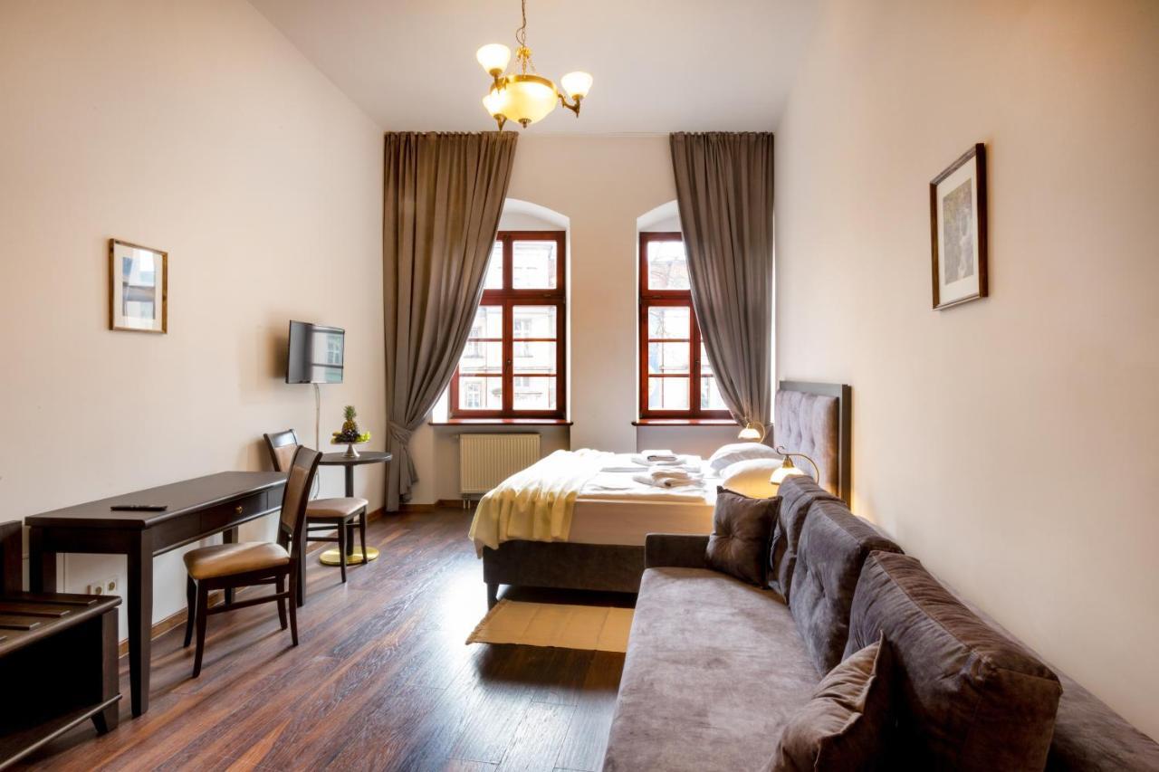 Zeppelin Apartments Simple Acomodation Jelenia Góra Exterior foto