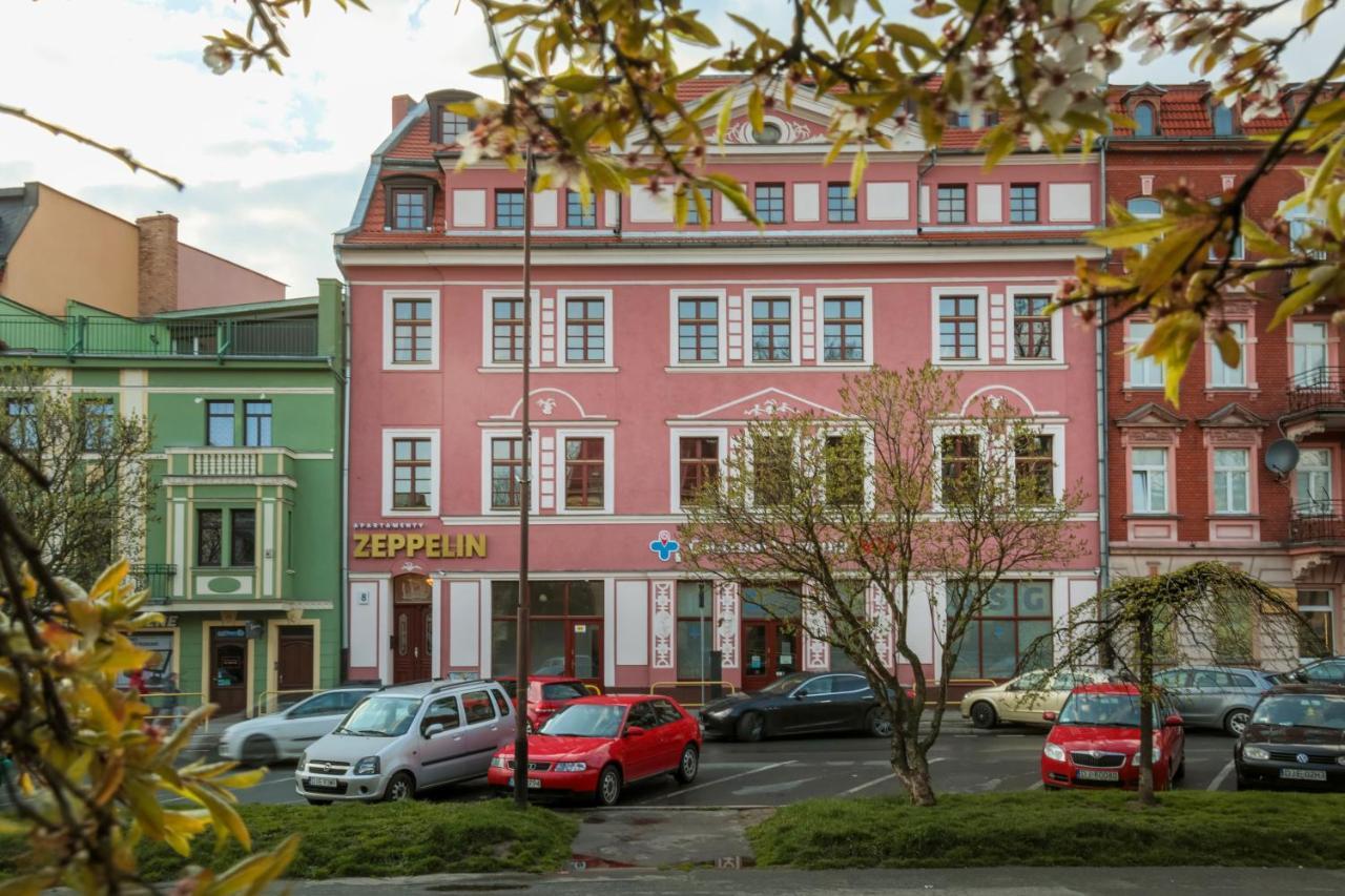 Zeppelin Apartments Simple Acomodation Jelenia Góra Exterior foto