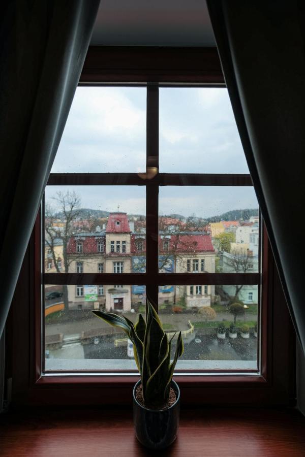 Zeppelin Apartments Simple Acomodation Jelenia Góra Exterior foto