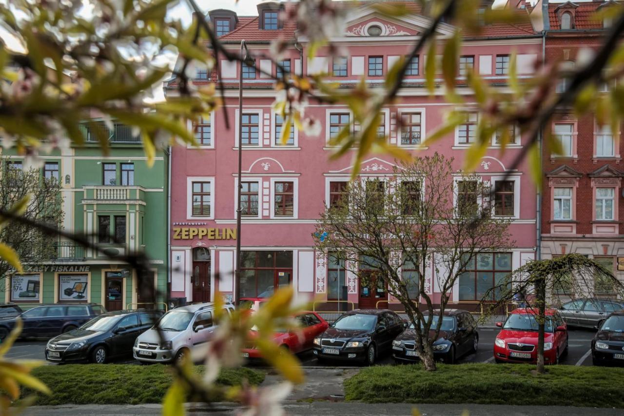 Zeppelin Apartments Simple Acomodation Jelenia Góra Exterior foto