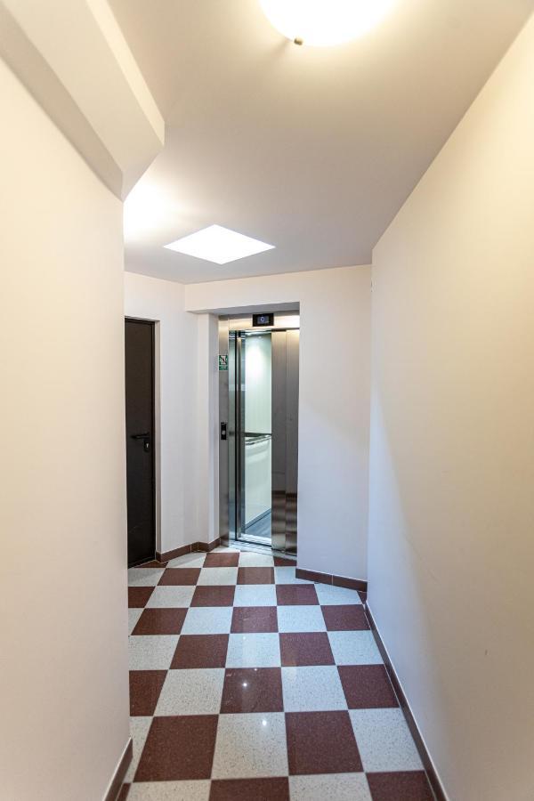 Zeppelin Apartments Simple Acomodation Jelenia Góra Exterior foto